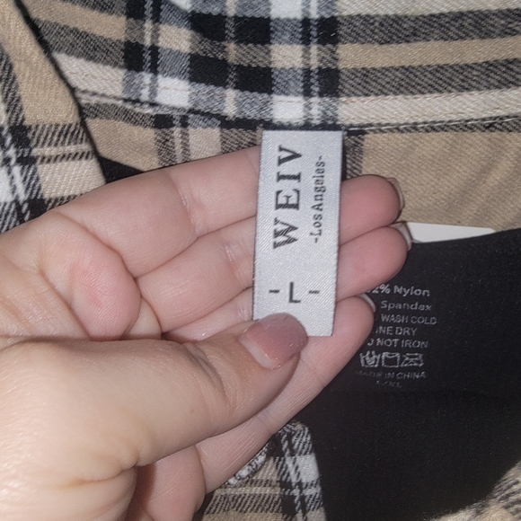 NWT-L/XL - LEGGINGS/ CROP TOP & SHACKET 3 PEICE OUTFIT - Picture 7 of 7